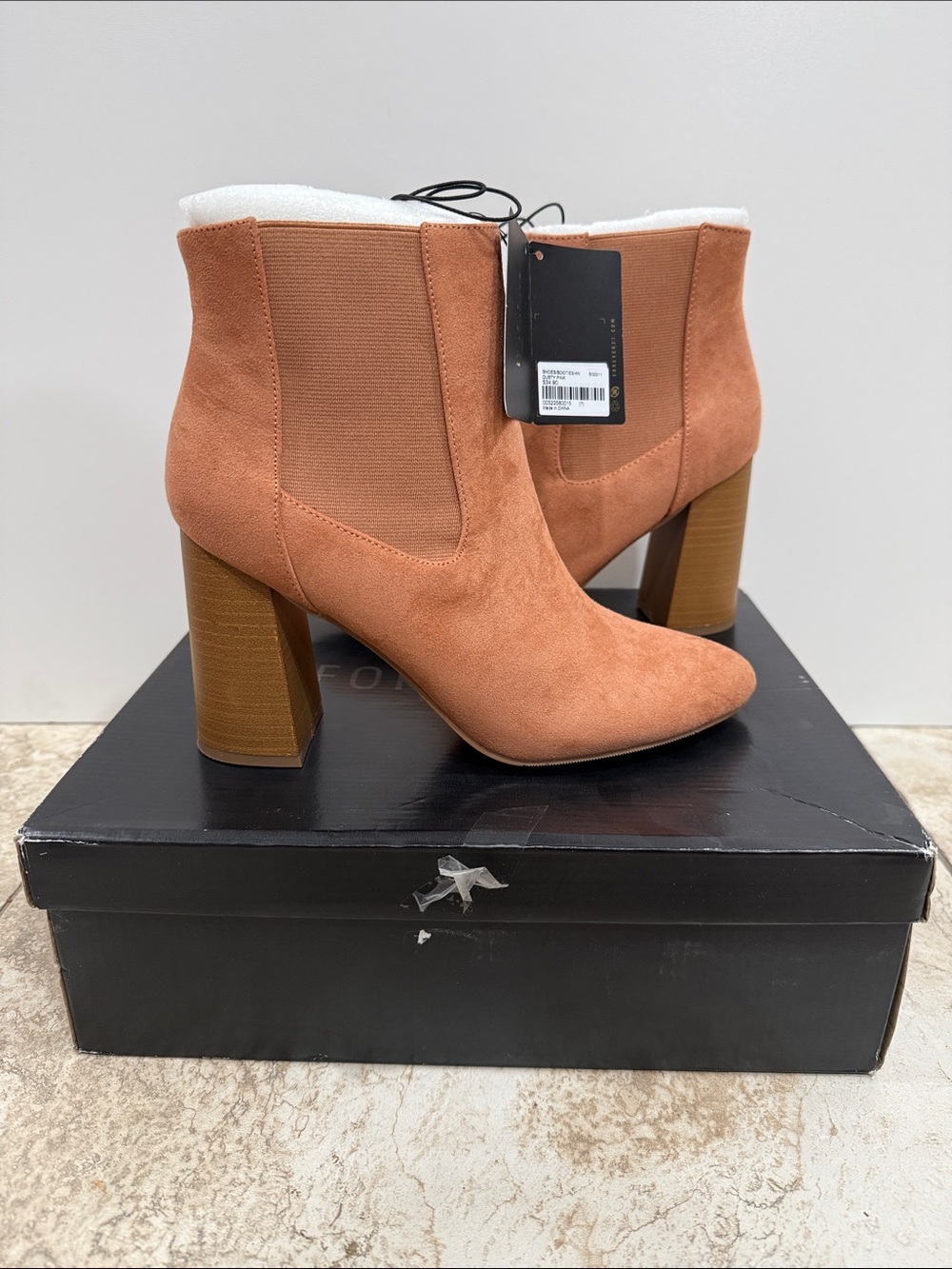 Forever 21 Co-Juniper Faux Suede Block Heel Ankle Boots in Dusty Rose
